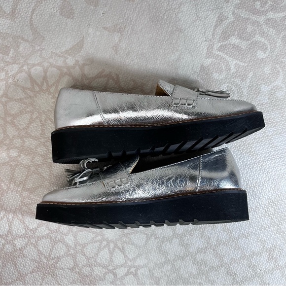 Naturalizer Metallic Silver Tassel August Loafers Preppy Slip-on Women’s Shoe - Picture 9 of 12